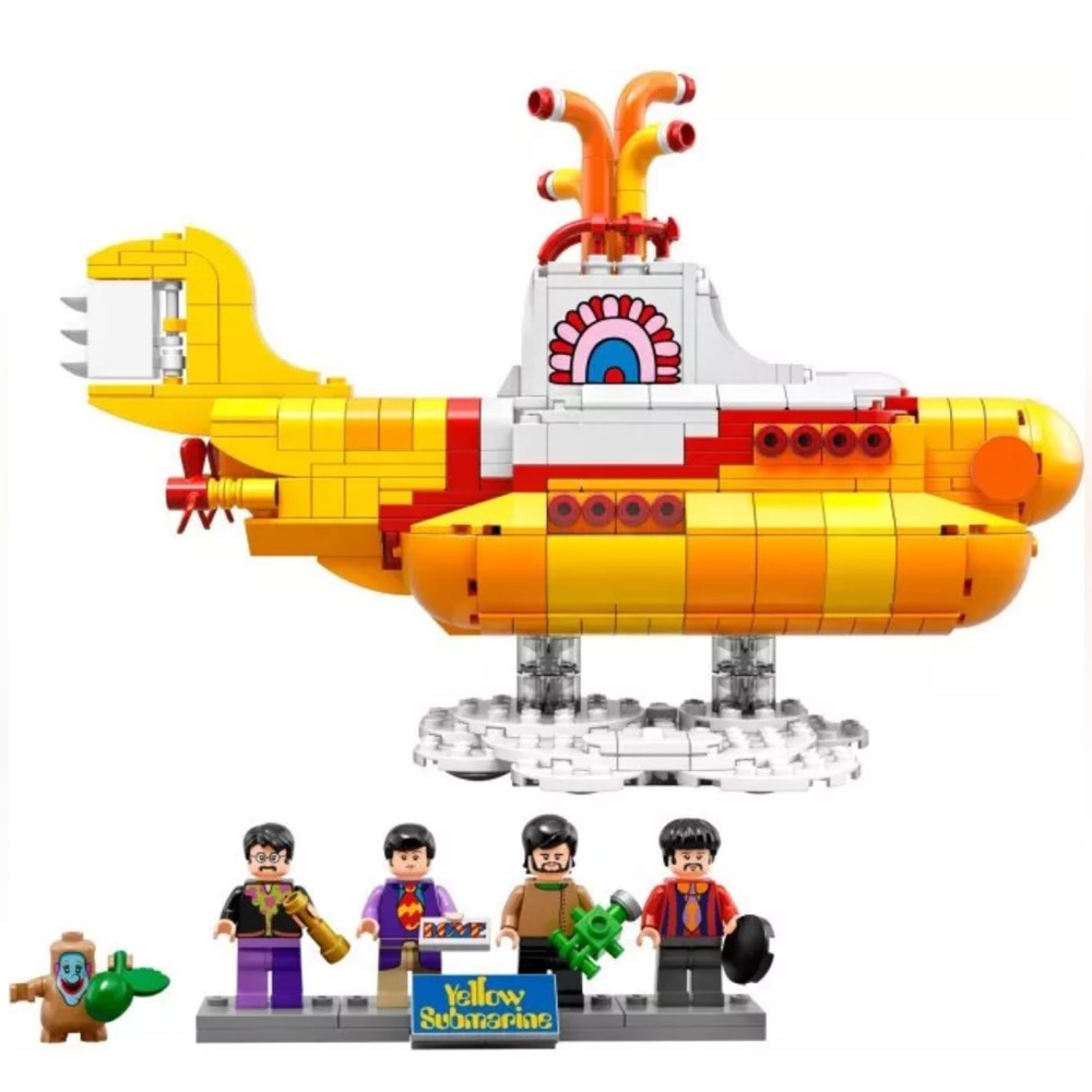 LEGO IDEAS - The Beatles Yellow Submarine Collectors Set